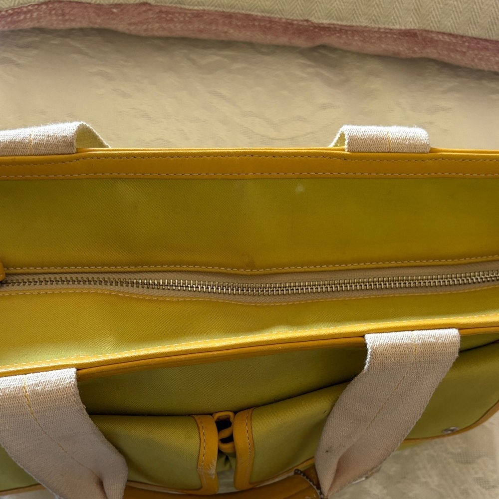 BNWOT Vintage Garden Tote by Coach Lime Green & Yellow Leather Needs Cleaning - Picture 7 of 15